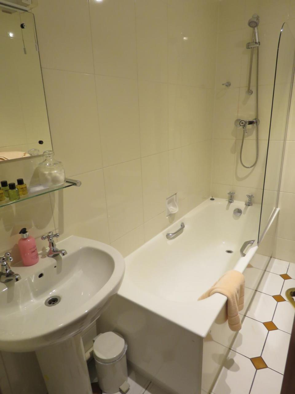 The Bay Horse Hotel And Restaurant Ulverston Ngoại thất bức ảnh