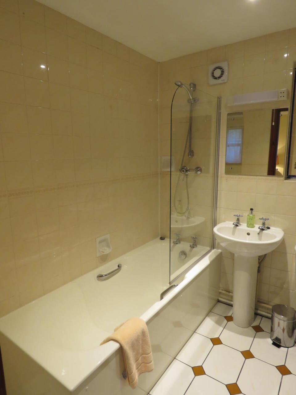 The Bay Horse Hotel And Restaurant Ulverston Ngoại thất bức ảnh